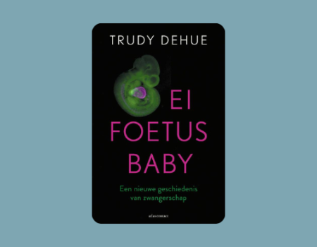 Kaft boek Ei foetus baby met foto van embryo